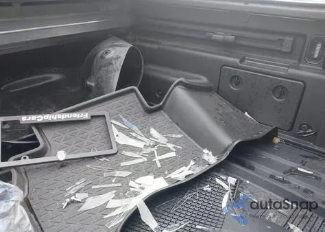 2024 Hyundai Santa Cruz Limited z USA, uszkodzony, nr VIN 5NTJEDDF1RH110908